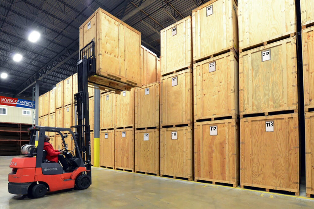 MOVING STORAGE WAREHOUSE