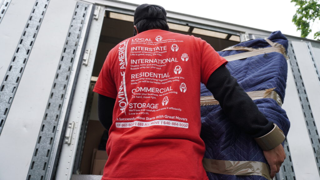 Professional New Jersey Movers,movers transporting office furniture and electronics in NJ.