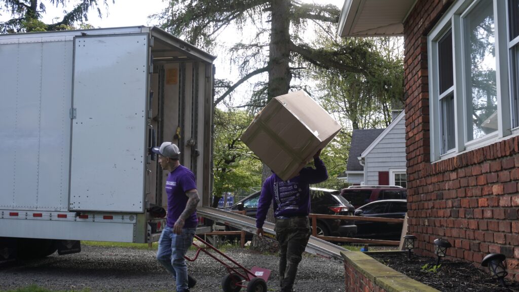 Movers Loading